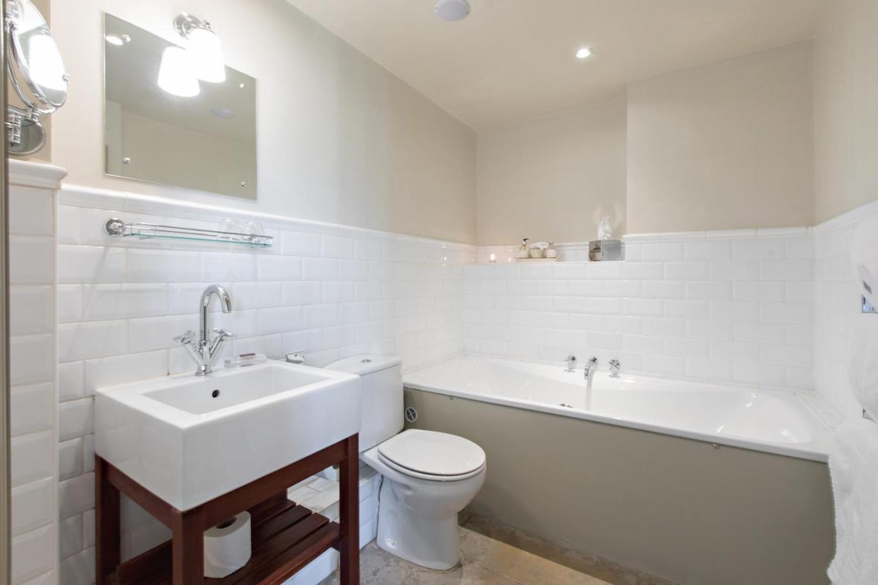 The White Swan 4*