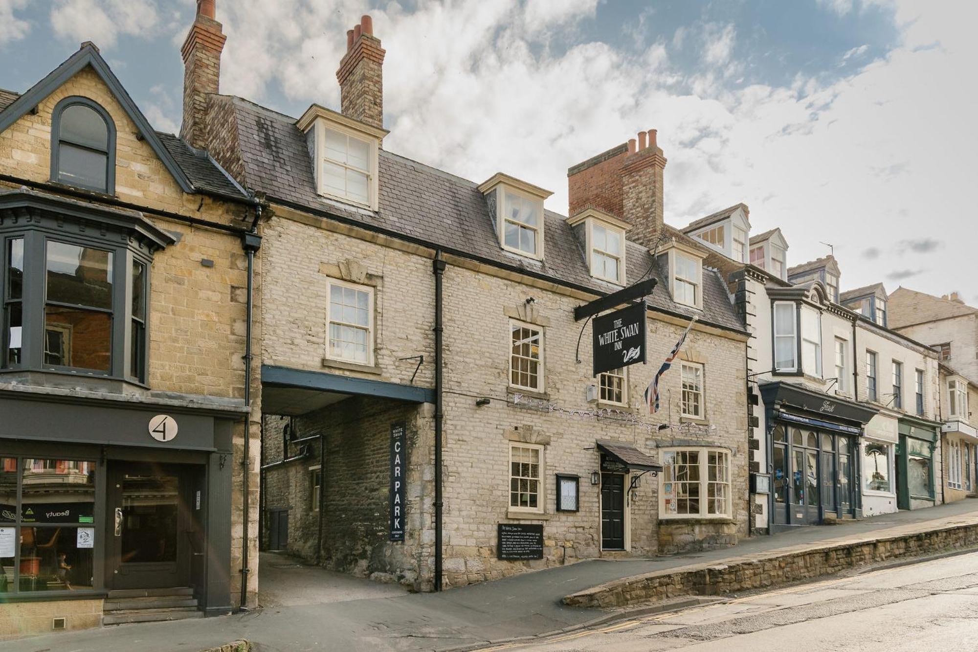 The White Swan 4*